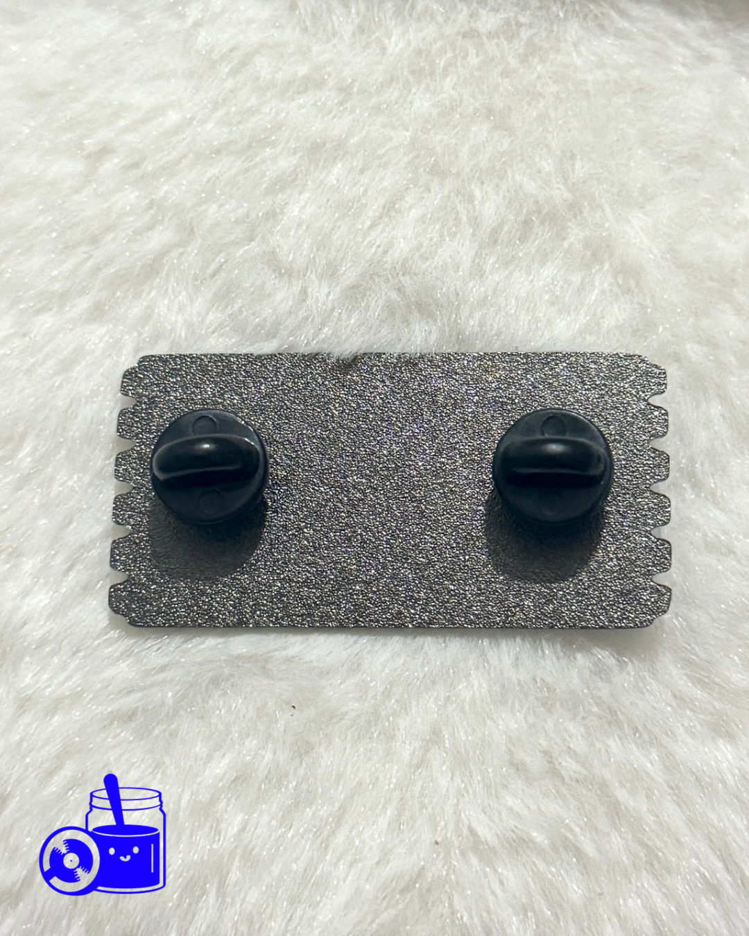 P1ece Siren Mask fan pin - P1Harmony