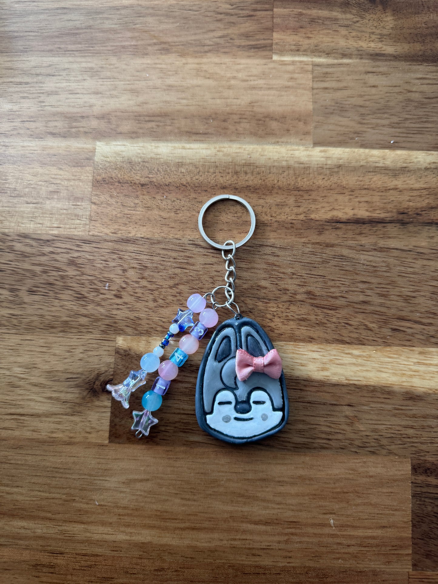 STRAY KIDS 143  bow clay character Keychain - Wolf Chan