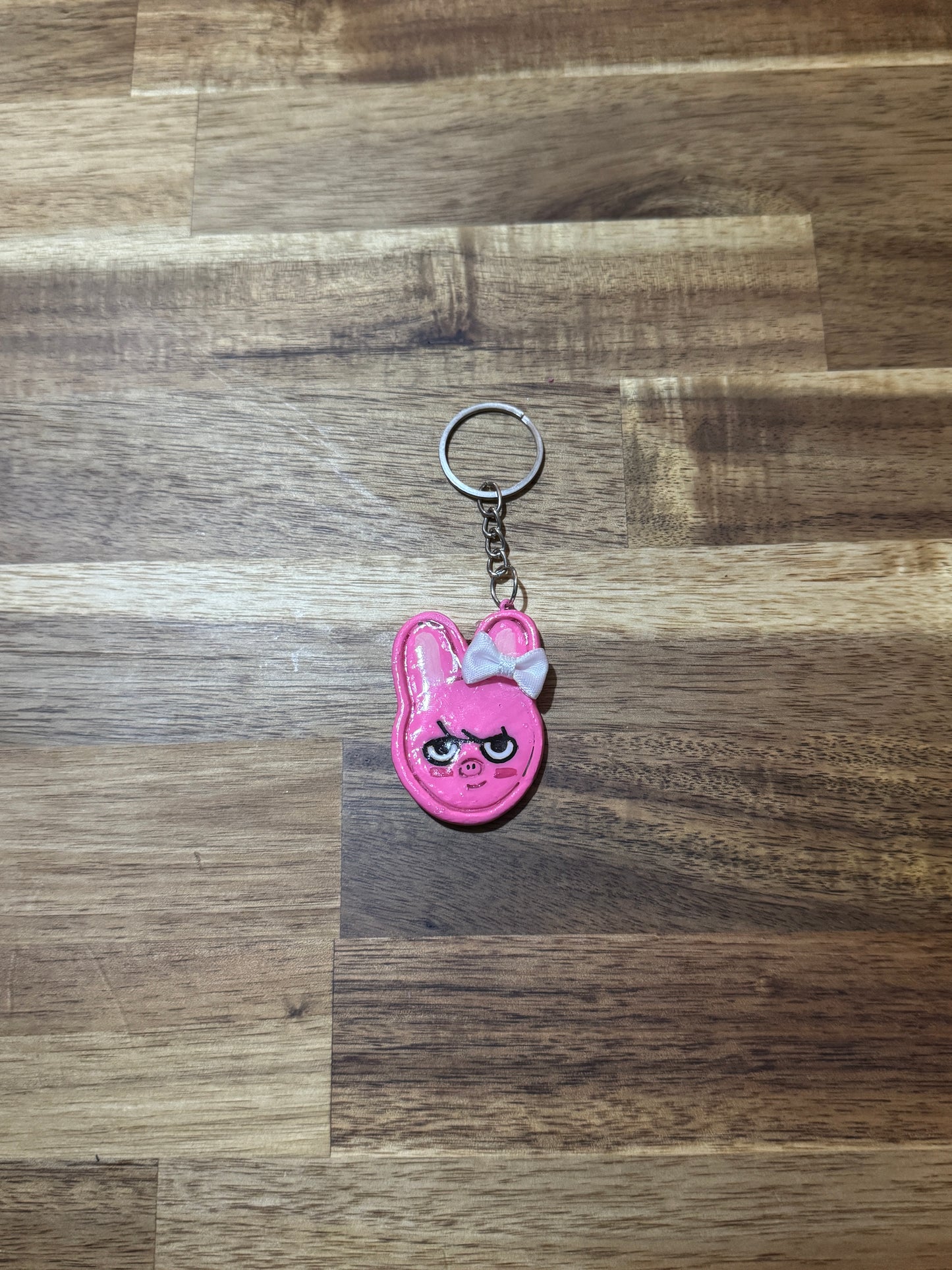 STRAY KIDS  bow clay character Keychain - Dwaekki